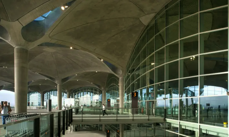 Aeroportul Internațional Queen Alia