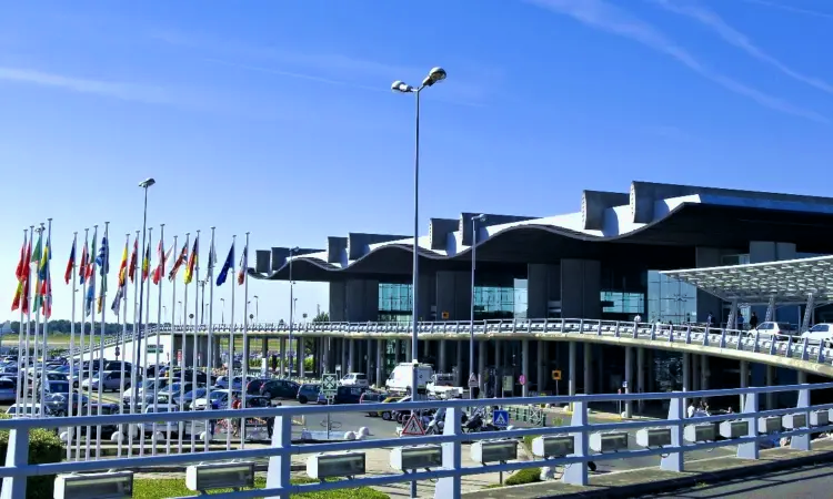 مطار بوردو ميرينياك
