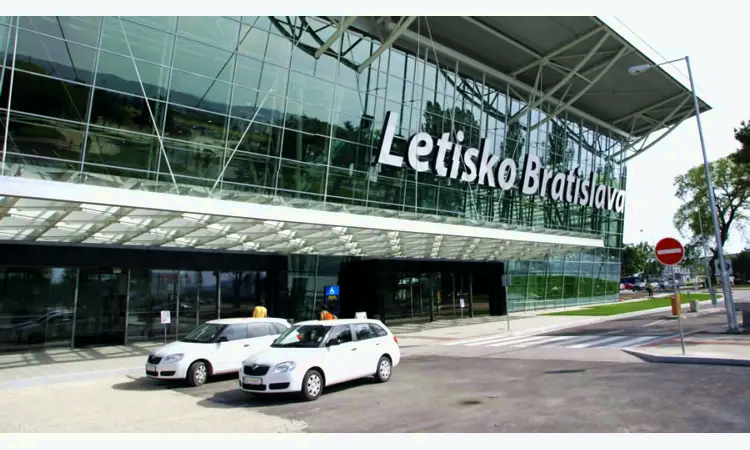 MR Štefánik flygplats