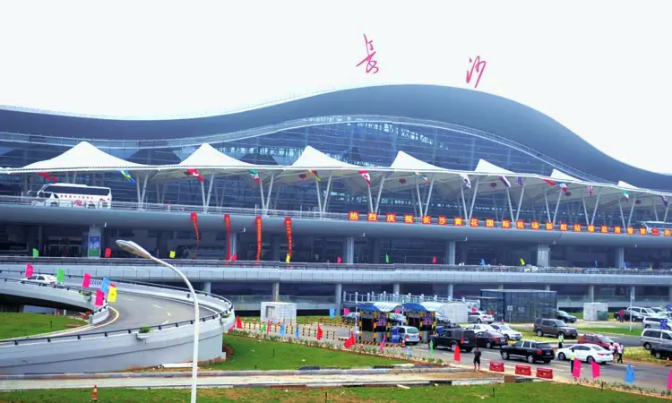 مطار تشانغشا هوانغوا الدولي