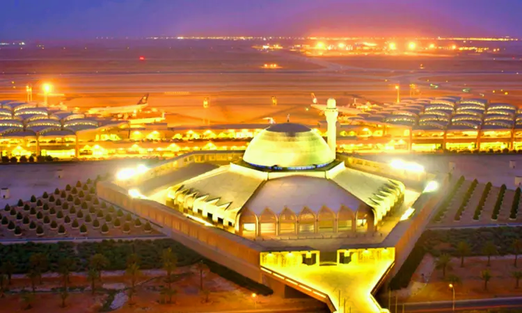 مطار الملك فهد الدولي