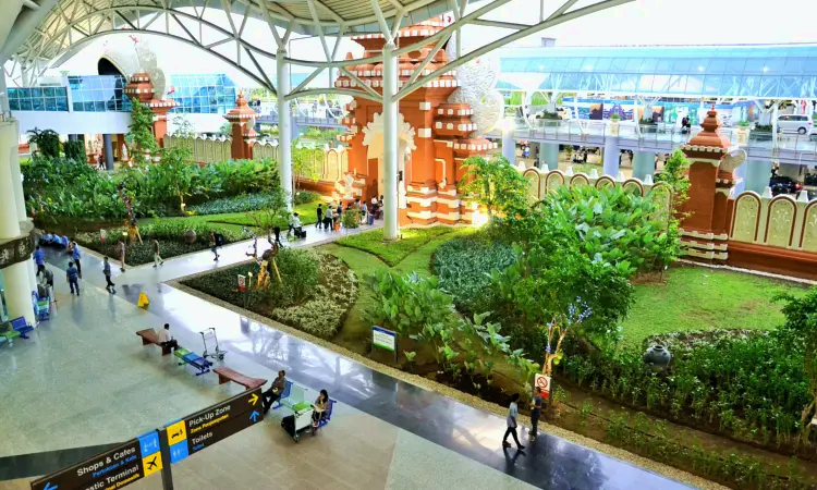 Международный аэропорт Нгурах-Рай