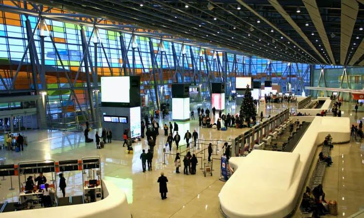 Международный аэропорт Звартноц