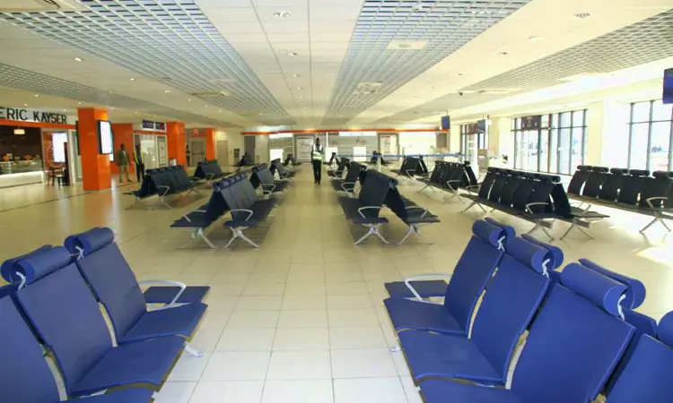 De internationale luchthaven N'Djili