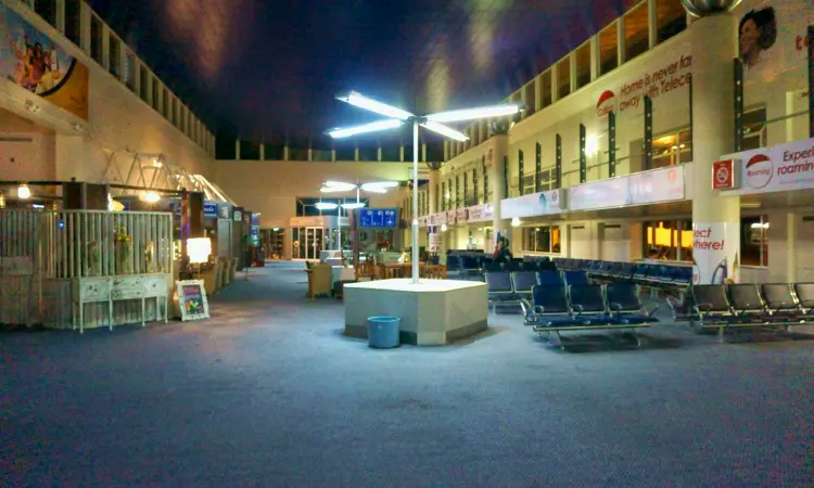 مطار هراري الدولي