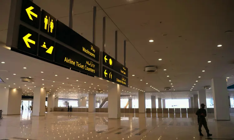 مطار بينظير بوتو الدولي