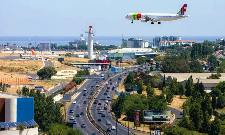 Лиссабонский аэропорт Портела