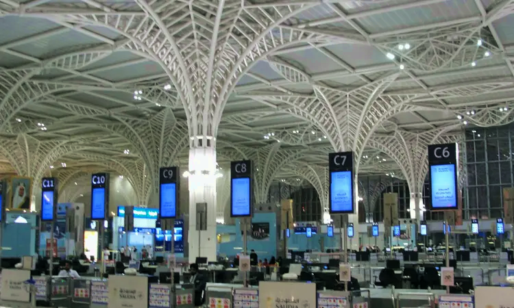Аэропорт принца Мохаммеда бин Абдель Азиза