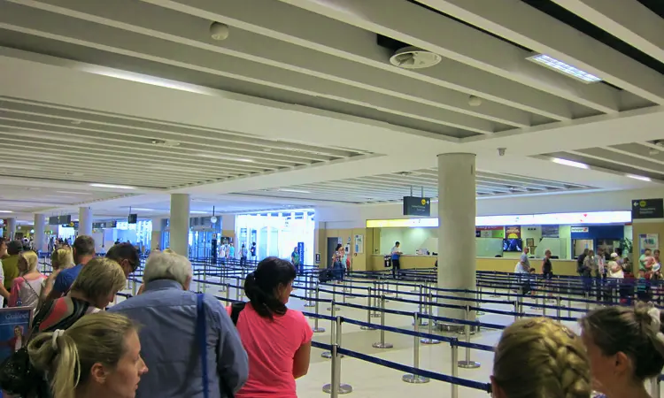 Internationaler Flughafen Paphos