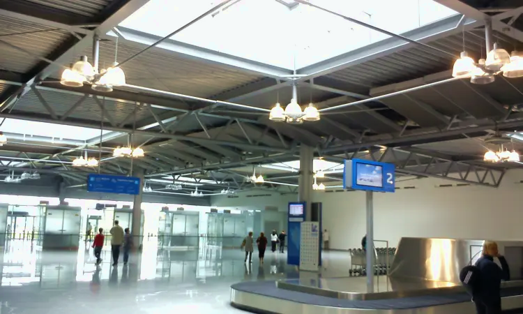 Flughafen Posen–Ławica Henryk Wieniawski