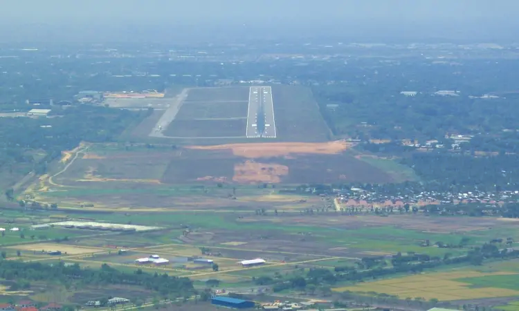 مطار يانجون الدولي