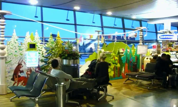 Aeroporto Internacional de Riga