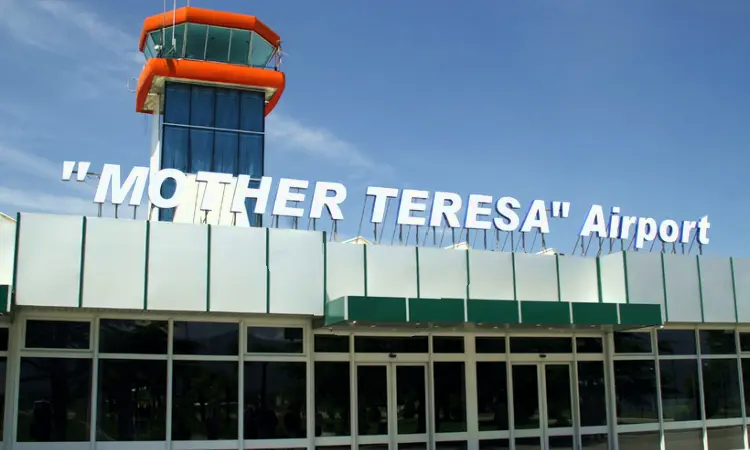 Tiranan kansainvälinen lentokenttä