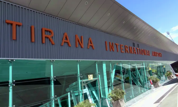 สนามบินนานาชาติติรานา