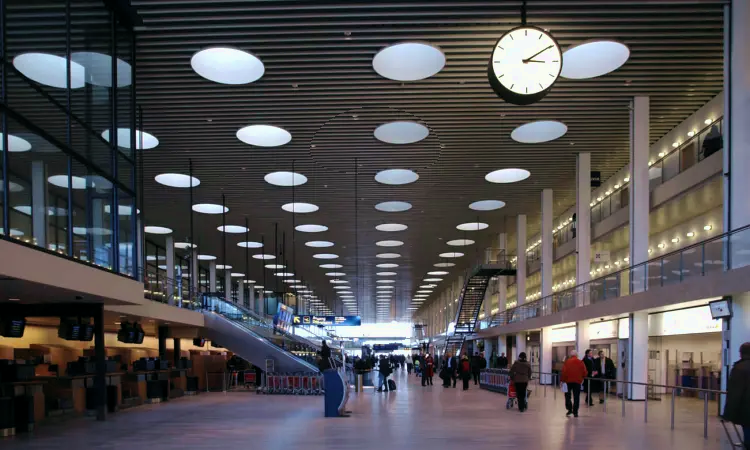 Tiran Uluslararası Havaalanı