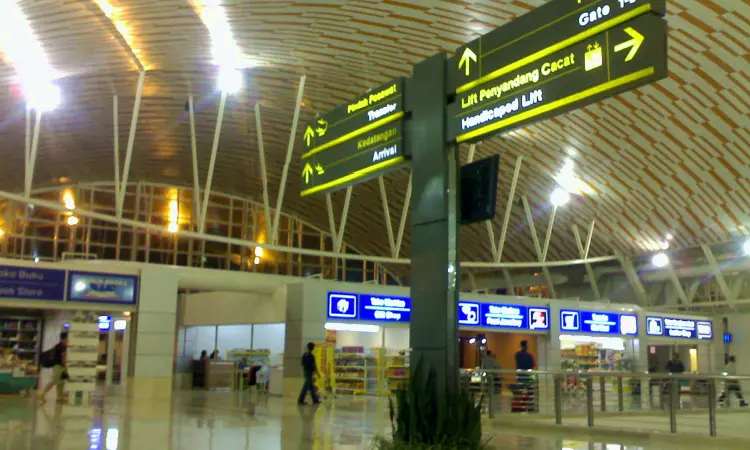 Międzynarodowy port lotniczy im. Sułtana Hasanuddina
