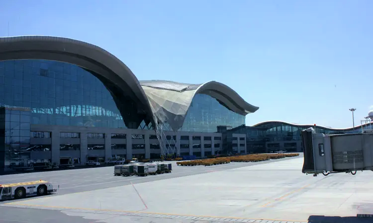 مطار أورومتشي ديوبو الدولي