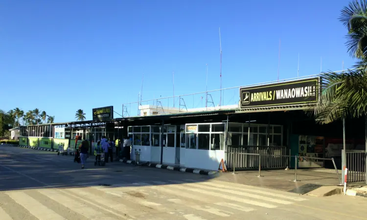 Abeid Amani Karumen kansainvälinen lentoasema